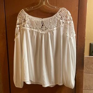 Maunces Crochet white top Sz L